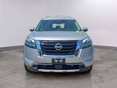 Used 2023 Nissan Pathfinder SL