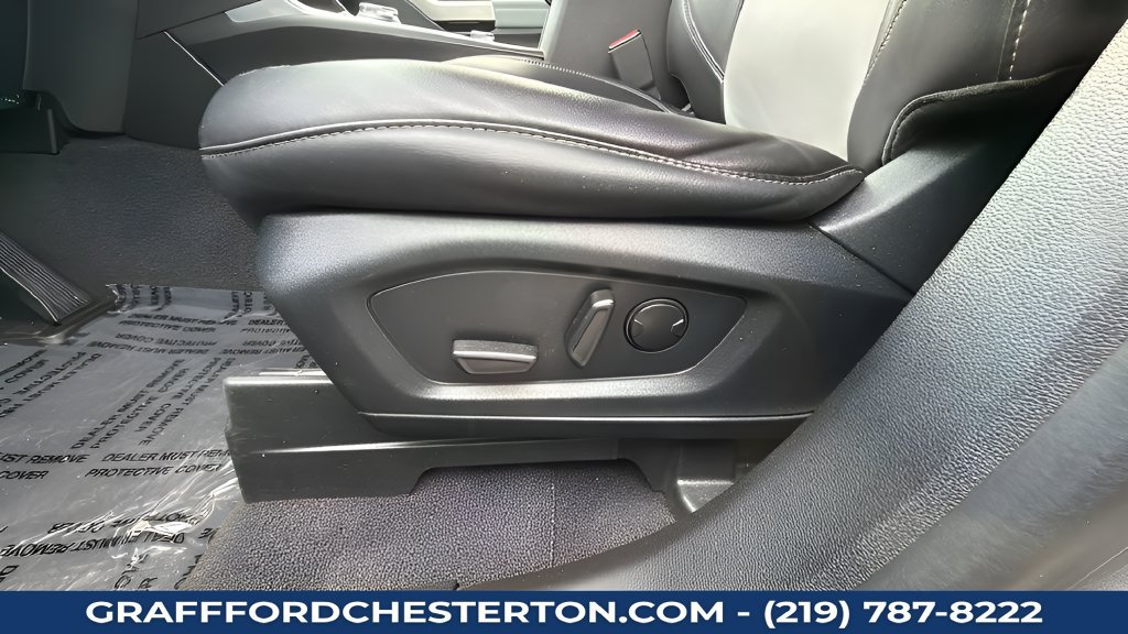 Used 2023 Ford Explorer XLT w/ Equipment Group 202A AWD/4WD image 15