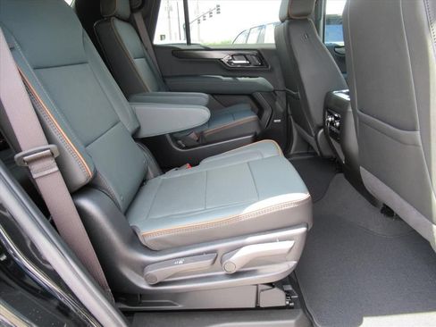 New 2026 GMC Yukon AT4 w/ AT4 Premium Package AWD/4WD image 32