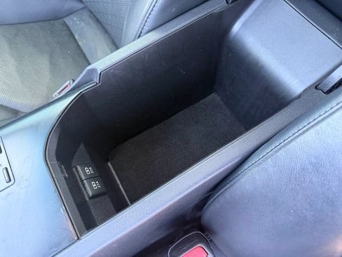 Used 2019 Toyota Camry XSE FWD image 30