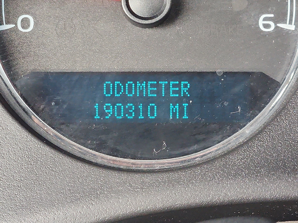 Used 2008 Chevrolet Tahoe LTZ w/ LTZ Preferred Equipment Group AWD/4WD image 3