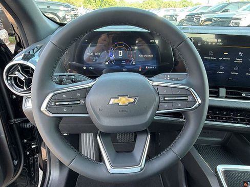 New 2026 Chevrolet Equinox LT w/ Convenience Package II FWD image 20