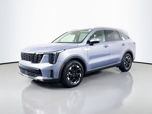 Used 2024 Kia Sorento S image 4