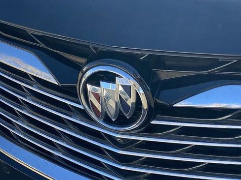 Used 2022 Buick Enclave Premium image 27