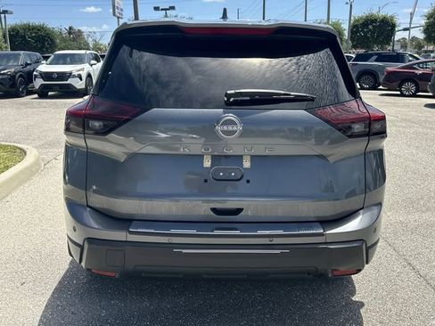 Used 2026 Nissan Rogue SV FWD image 8