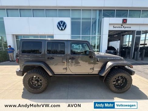 Used 2017 Jeep Wrangler Unlimited Rubicon w/ Connectivity Group AWD/4WD image 8