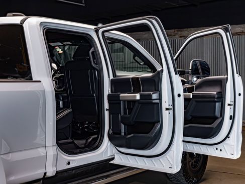 Used 2022 Ford F250 Lariat w/ Lariat Value Package image 28