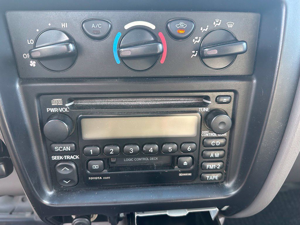 Used 2003 Toyota Tacoma 4x4 Xtracab V6 w/ Convenience Pkg image 12