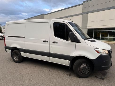 Used 2019 Mercedes-Benz Sprinter 144 Cargo image 15