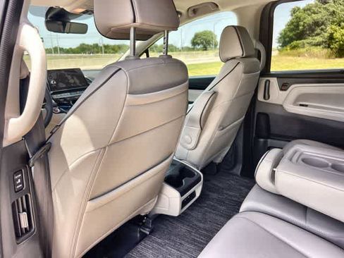 Used 2026 Honda Odyssey Touring image 13
