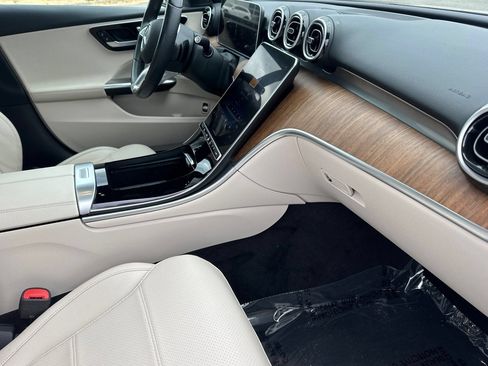 Used 2023 Mercedes-Benz C 300 Sedan image 16
