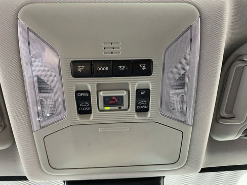 Used 2021 Toyota RAV4 XLE w/ Convenience Package image 28