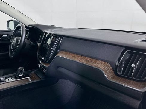 Used 2023 Volvo XC60 B5 Plus w/ Climate Package AWD/4WD image 35