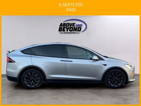 Used 2024 Tesla Model X image 11