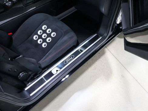 Used 2006 Ford GT RWD image 51