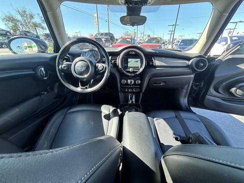 Used 2020 MINI Cooper 2-Door Hardtop image 15