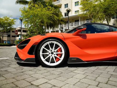 Used 2021 McLaren 765LT image 13