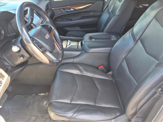 Used 2019 Cadillac Escalade Luxury RWD image 16
