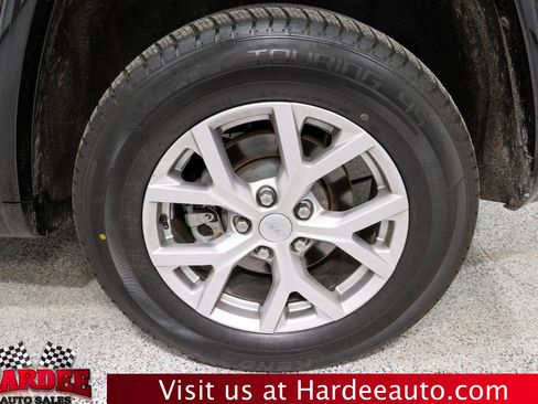 Used 2022 Jeep Grand Cherokee Laredo X image 10