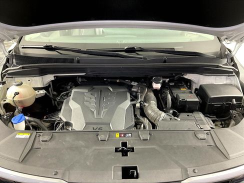 Used 2023 Kia Carnival LX FWD image 30