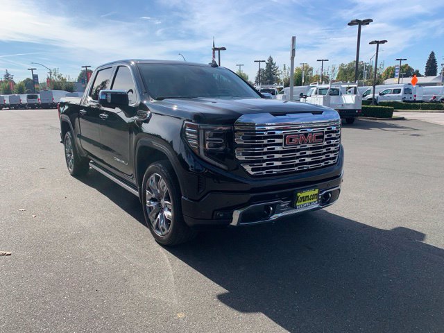 Used 2025 GMC Sierra 1500 Denali w/ Denali Reserve Package AWD/4WD image 8