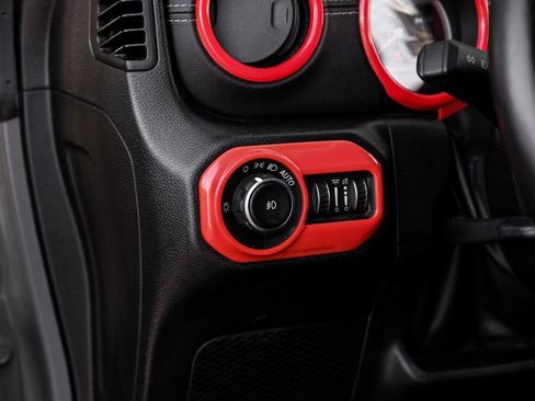 Used 2022 Jeep Wrangler Unlimited Sahara w/ Cold Weather Group AWD/4WD image 38