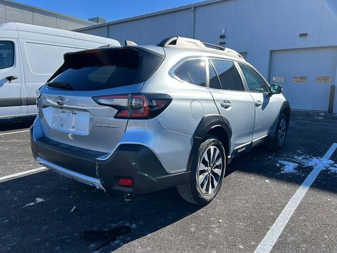 Used 2024 Subaru Outback Limited image 5