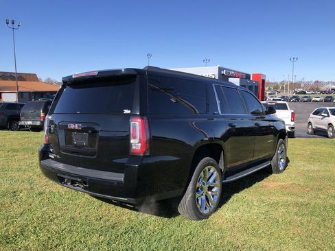 Used 2019 GMC Yukon XL SLT image 5