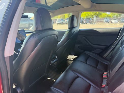Used 2018 Tesla Model 3 Long Range RWD image 10