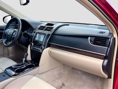 Used 2013 Toyota Camry XLE FWD image 28