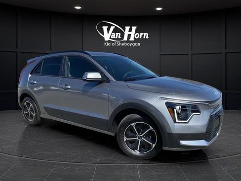 New 2026 Kia Niro EX FWD image 2