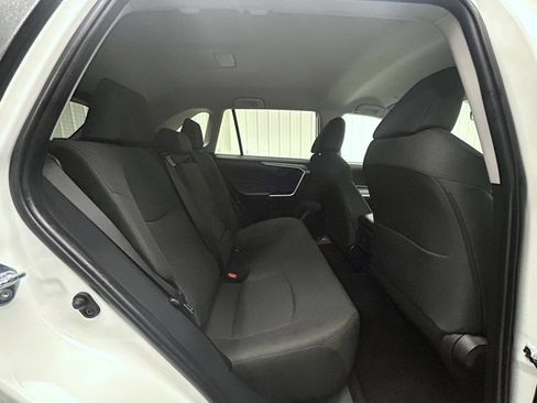 Used 2025 Toyota RAV4 LE AWD/4WD image 18