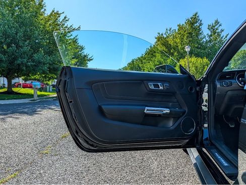 Used 2020 Ford Mustang GT Premium w/ GT Performance Package RWD image 10