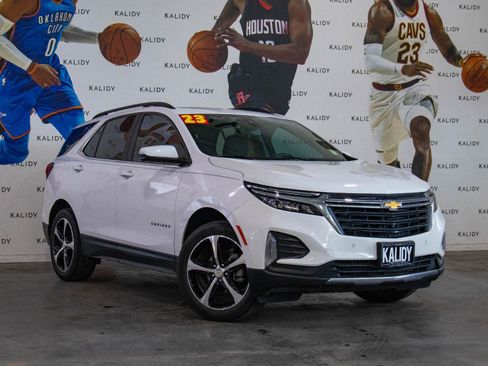 Used 2023 Chevrolet Equinox LT FWD image 2