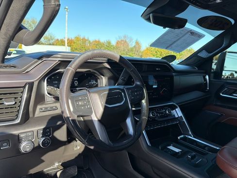 Used 2024 GMC Sierra 2500 Denali Ultimate AWD/4WD image 17