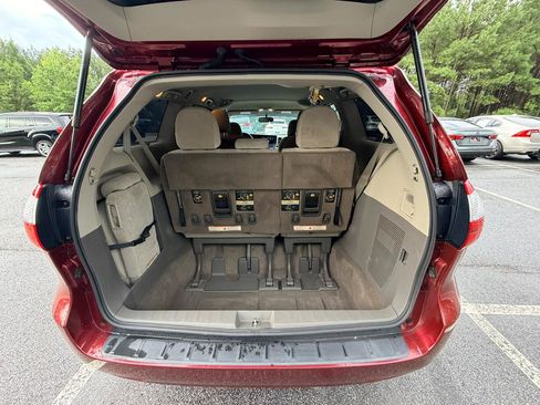 Used 2017 Toyota Sienna LE w/ Protection Package FWD image 27