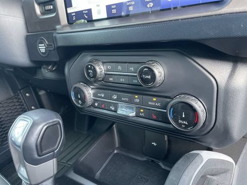 Used 2022 Ford Bronco Outer Banks AWD/4WD image 28