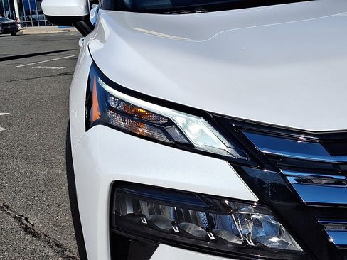 Certified 2025 Nissan Rogue SV image 9