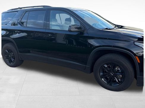 Used 2022 Chevrolet Traverse LS w/ Midnight/Sport Edition AWD/4WD image 28