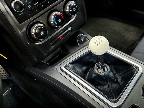 Used 2010 Dodge Challenger R/T RWD image 15