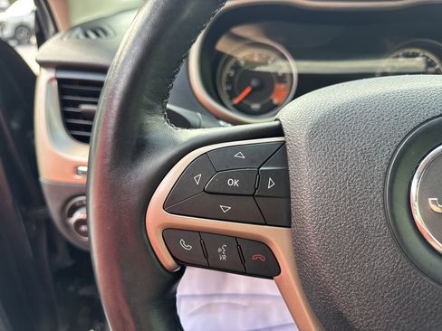 Used 2015 Jeep Cherokee Limited AWD/4WD image 13