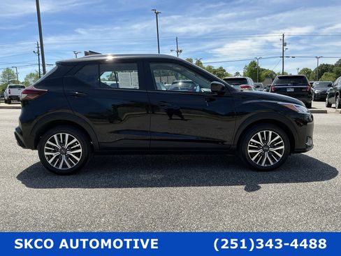 Used 2024 Nissan Kicks SV image 6