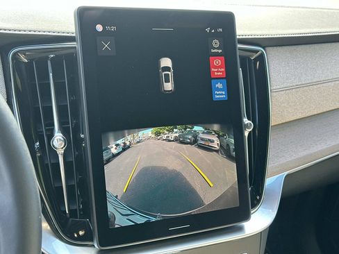 Certified 2026 Volvo XC90 B6 Core image 13