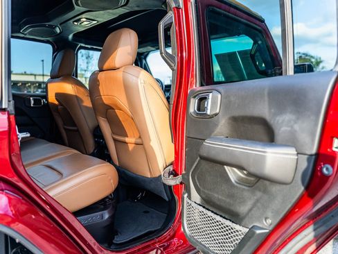 Used 2021 Jeep Wrangler Unlimited Sahara w/ Cold Weather Group image 14