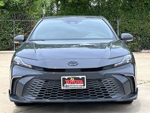 Used 2025 Toyota Camry SE w/ Convenience Package FWD image 7