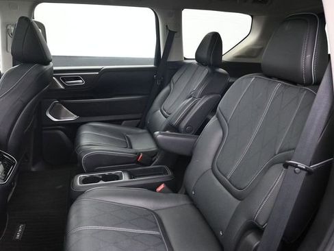 Used 2025 INFINITI QX80 Sensory image 31