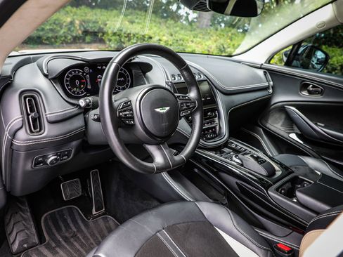 Used 2022 Aston Martin DBX AWD/4WD image 14