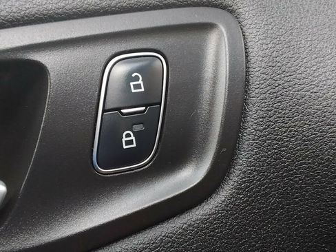 Used 2017 Ford Escape SE w/ SE Cold Weather Package FWD image 23