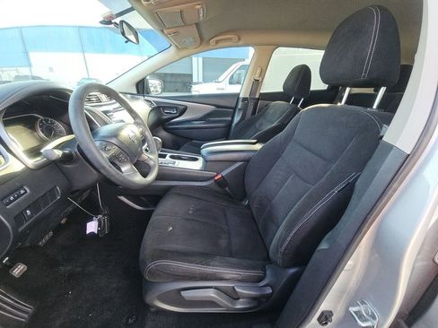 Used 2020 Nissan Murano S image 3
