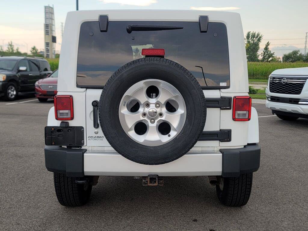 Used 2013 Jeep Wrangler Unlimited Sahara AWD/4WD image 13